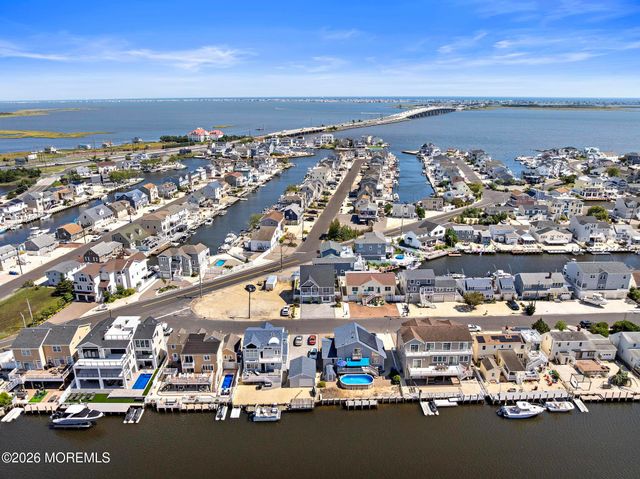 20 Jeri-Ann Drive, Manahawkin, NJ 08050