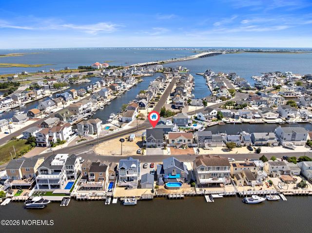 20 Jeri-Ann Drive, Manahawkin, NJ 08050
