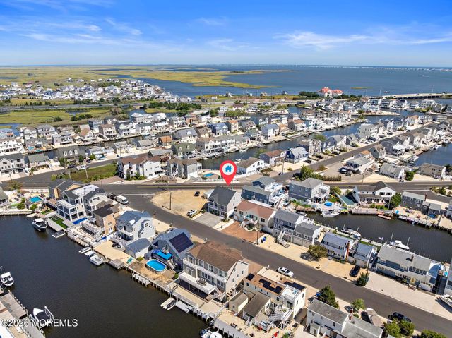 20 Jeri-Ann Drive, Manahawkin, NJ 08050