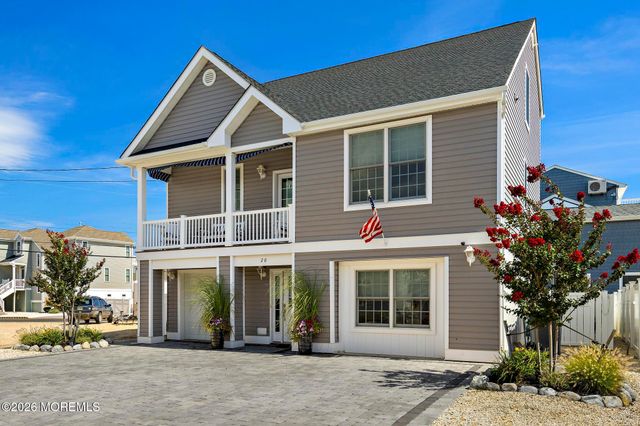 20 Jeri-Ann Drive, Manahawkin, NJ 08050