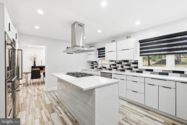 683 SUNNYSIDE AVE, Audubon, PA 19403