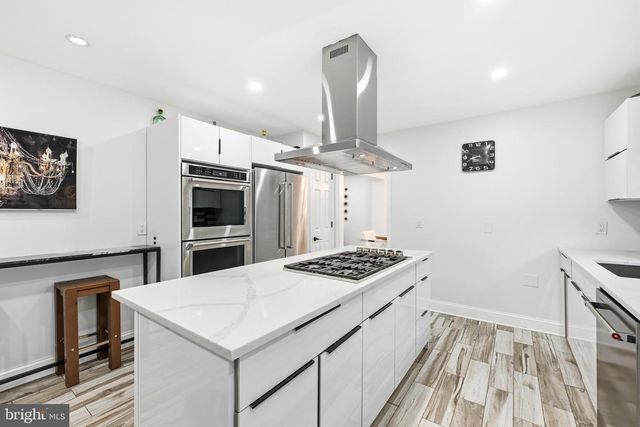 683 SUNNYSIDE AVE, Audubon, PA 19403