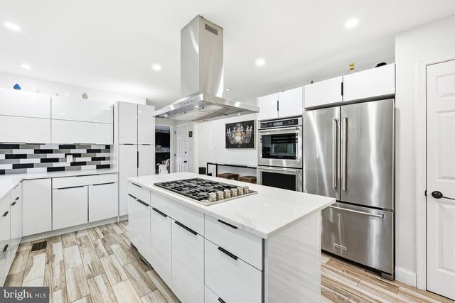 683 SUNNYSIDE AVE, Audubon, PA 19403