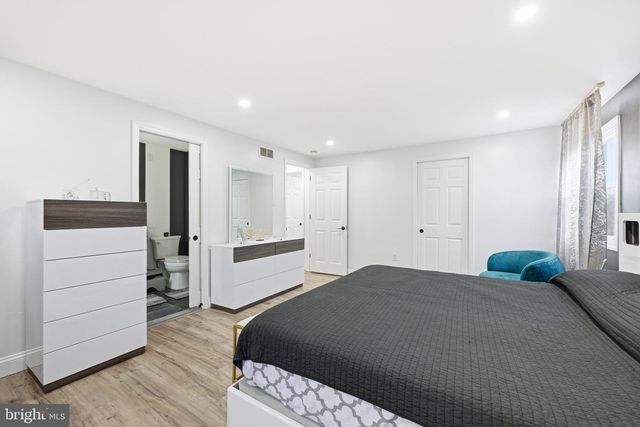 683 SUNNYSIDE AVE, Audubon, PA 19403