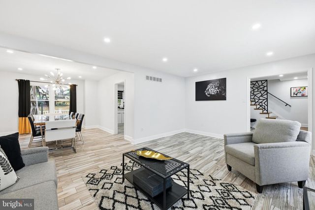 683 SUNNYSIDE AVE, Audubon, PA 19403