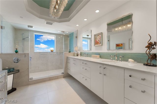 8473 Bay Colony DR 701, Naples, FL 34108