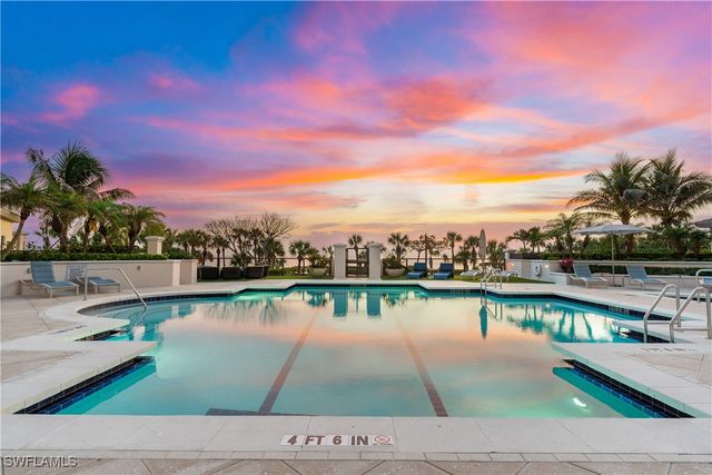 8473 Bay Colony DR 701, Naples, FL 34108