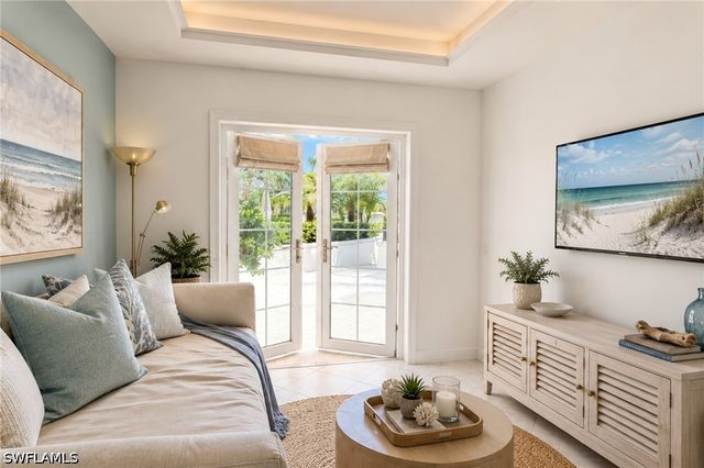 8473 Bay Colony DR 701, Naples, FL 34108