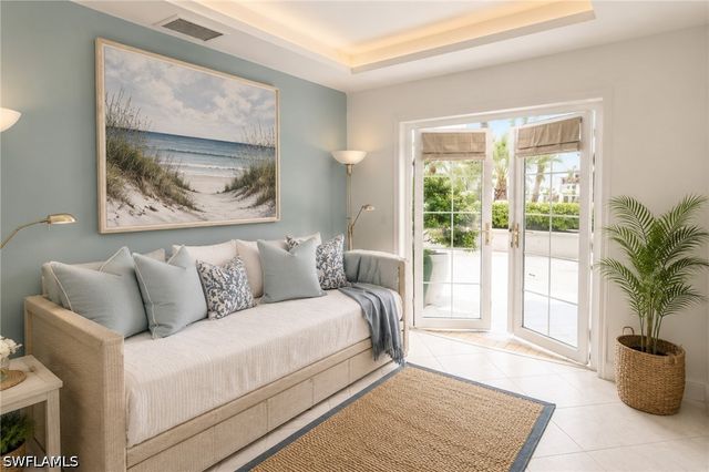 8473 Bay Colony DR 701, Naples, FL 34108
