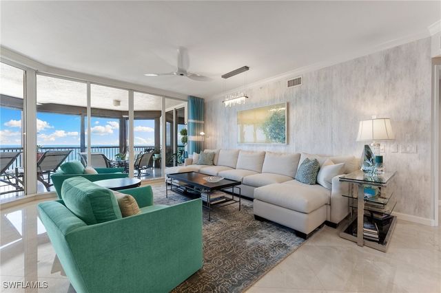 8473 Bay Colony DR 701, Naples, FL 34108