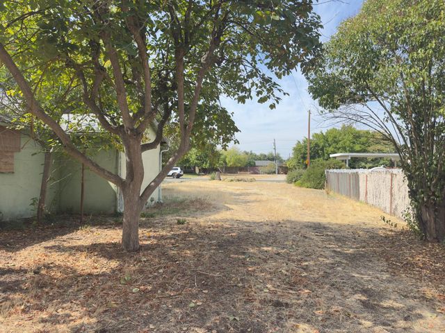 3044 N Arthur Avenue, Fresno, CA 93705