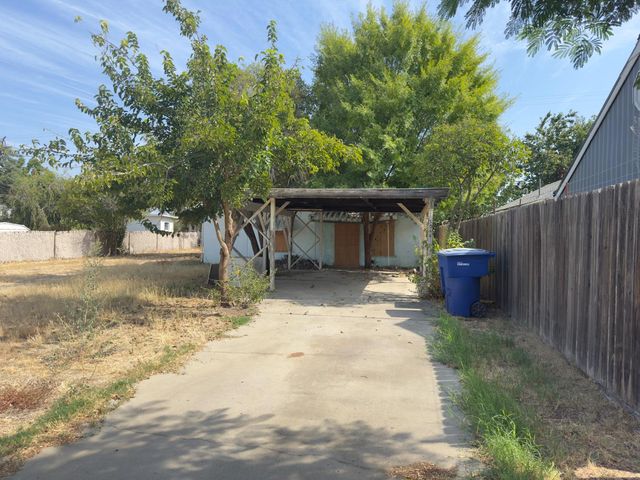 3044 N Arthur Avenue, Fresno, CA 93705
