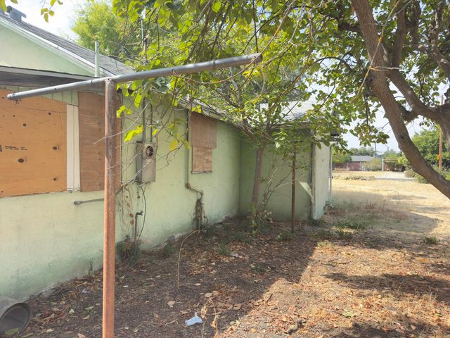 3044 N Arthur Avenue, Fresno, CA 93705