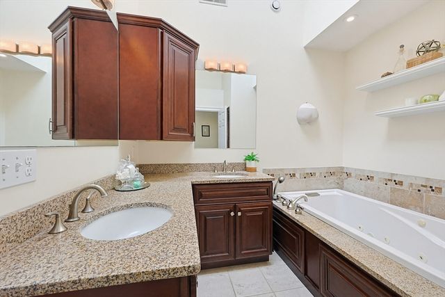 98-100 Lexington Street 100, Newton, MA 02466