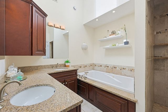 98-100 Lexington Street 100, Newton, MA 02466