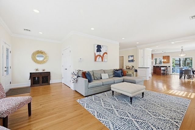 98-100 Lexington Street 100, Newton, MA 02466