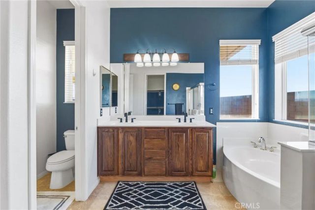 11090 Dandelion Ln, Apple Valley, CA 92308