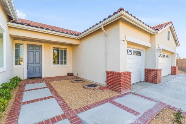 11090 Dandelion Ln, Apple Valley, CA 92308