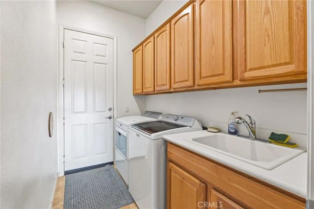 11090 Dandelion Ln, Apple Valley, CA 92308