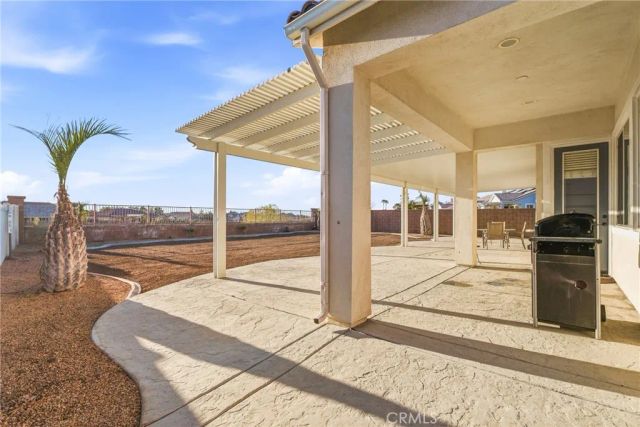 11090 Dandelion Ln, Apple Valley, CA 92308