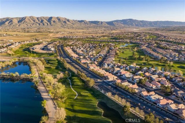 11090 Dandelion Ln, Apple Valley, CA 92308