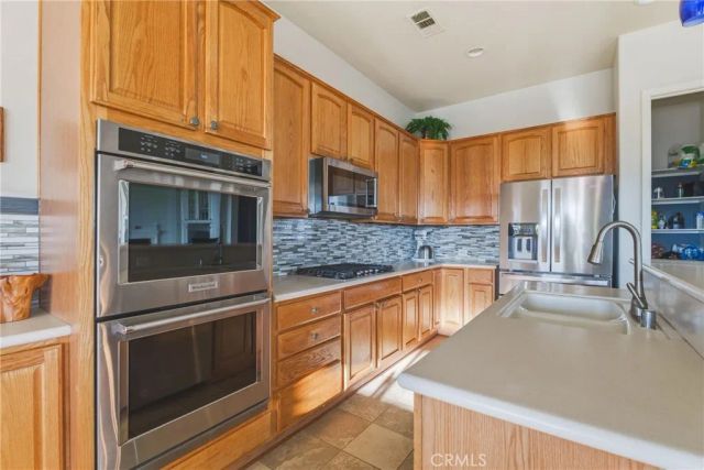 11090 Dandelion Ln, Apple Valley, CA 92308