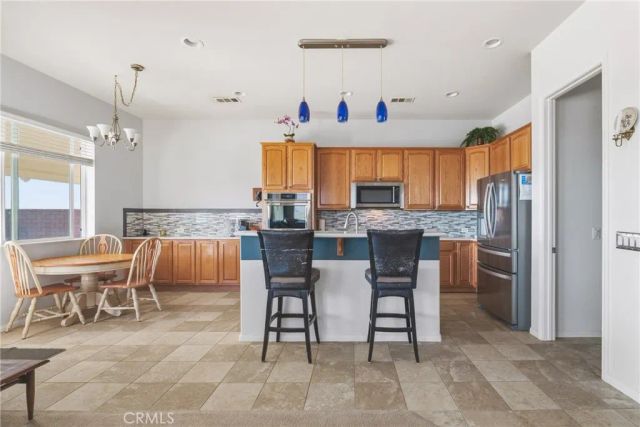 11090 Dandelion Ln, Apple Valley, CA 92308