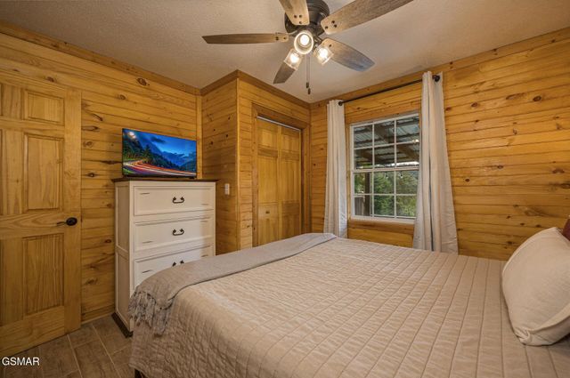 916 Hideaway Hills Circle, Sevierville, TN 37862