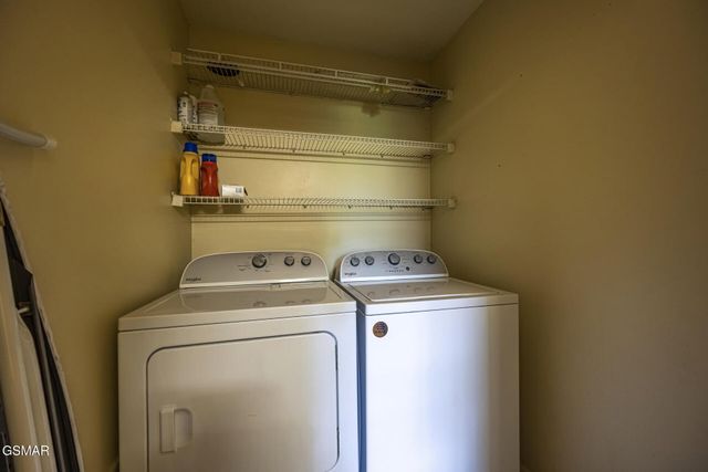 916 Hideaway Hills Circle, Sevierville, TN 37862