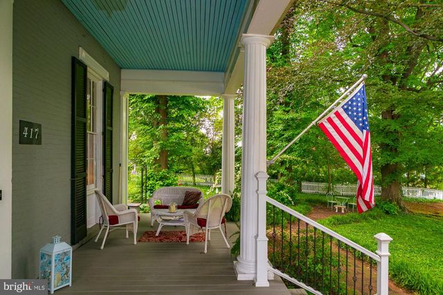 417 E WASHINGTON ST, Charles Town, WV 25414