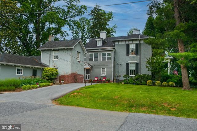 417 E WASHINGTON ST, Charles Town, WV 25414