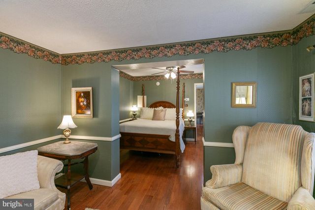 417 E WASHINGTON ST, Charles Town, WV 25414