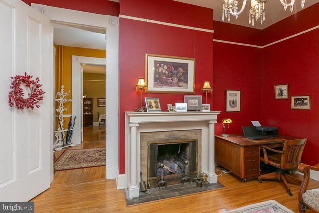 417 E WASHINGTON ST, Charles Town, WV 25414