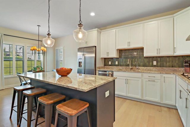 520 N Stone Ridge DRIVE, Lake Geneva, WI 53147