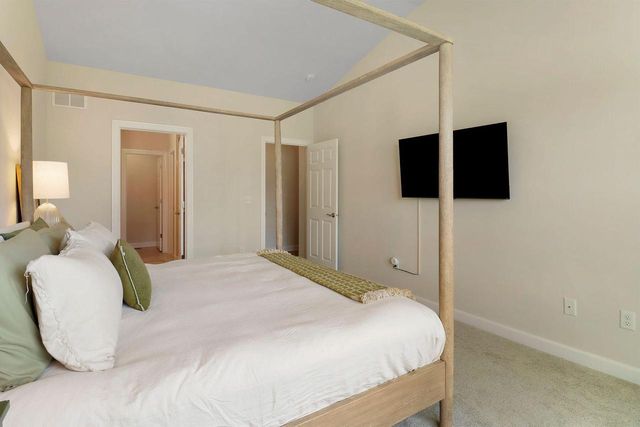 520 N Stone Ridge DRIVE, Lake Geneva, WI 53147