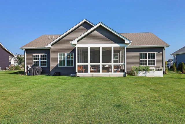 520 N Stone Ridge DRIVE, Lake Geneva, WI 53147