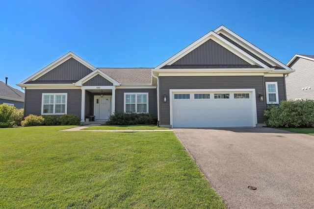 520 N Stone Ridge DRIVE, Lake Geneva, WI 53147