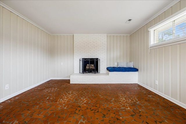 320 W PEG LN, Memphis, TN 38117