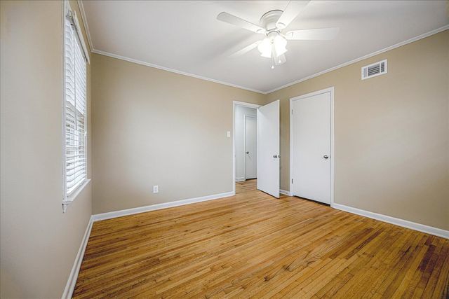 320 W PEG LN, Memphis, TN 38117