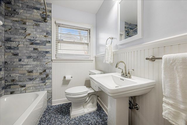 320 W PEG LN, Memphis, TN 38117