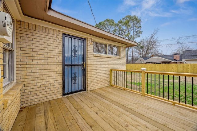 320 W PEG LN, Memphis, TN 38117