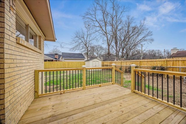 320 W PEG LN, Memphis, TN 38117