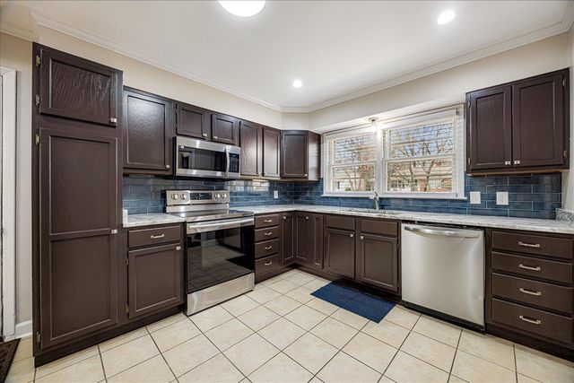 320 W PEG LN, Memphis, TN 38117