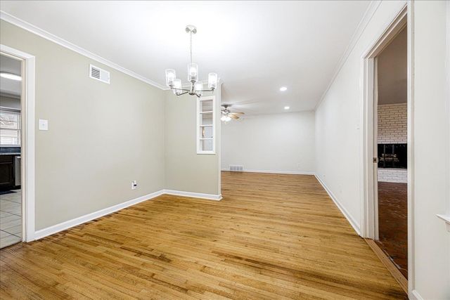 320 W PEG LN, Memphis, TN 38117