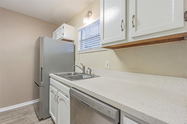 8765 BARDMOOR BOULEVARD 304, Seminole, FL 33777