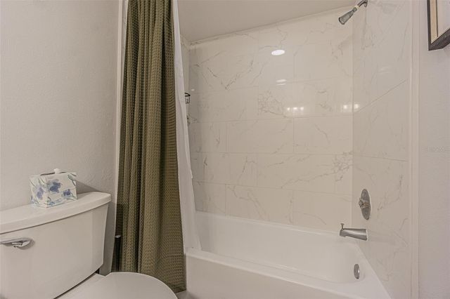 8765 BARDMOOR BOULEVARD 304, Seminole, FL 33777