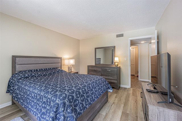 8765 BARDMOOR BOULEVARD 304, Seminole, FL 33777