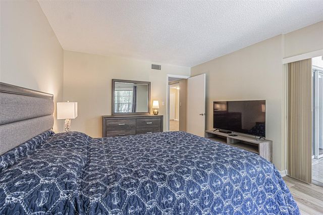 8765 BARDMOOR BOULEVARD 304, Seminole, FL 33777
