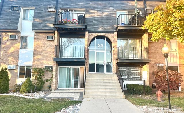 2B E DUNDEE QUARTER Drive 101, Palatine, IL 60074