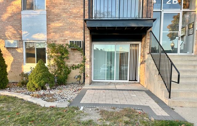 2B E DUNDEE QUARTER Drive 101, Palatine, IL 60074